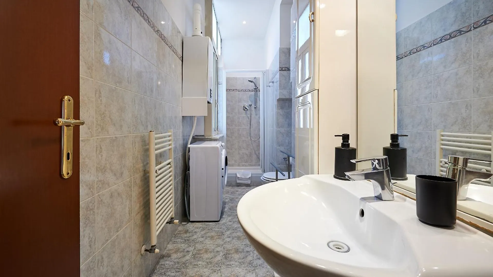 Nyaraló Close To The Spanish Steps, Wifi, Air Cond, 2 Bedrooms Róma Olaszország